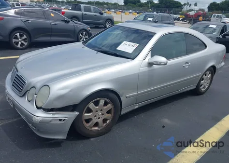 2002 Mercedes-Benz Clk 320 из США, поврежденный, VIN WDBLJ65G62T119531